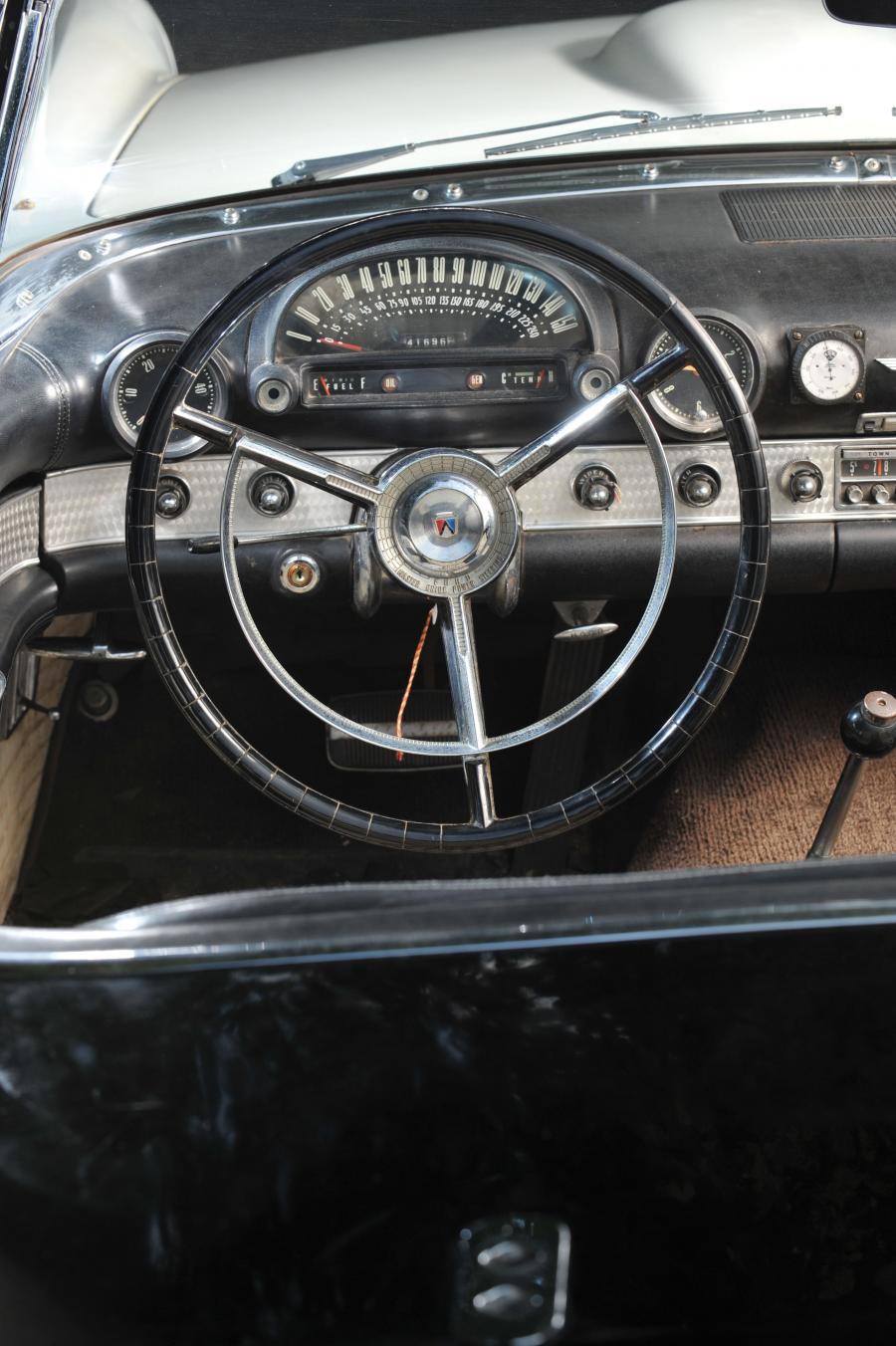  Ford Thunderbird 1956 года  (фото 15 из 56)